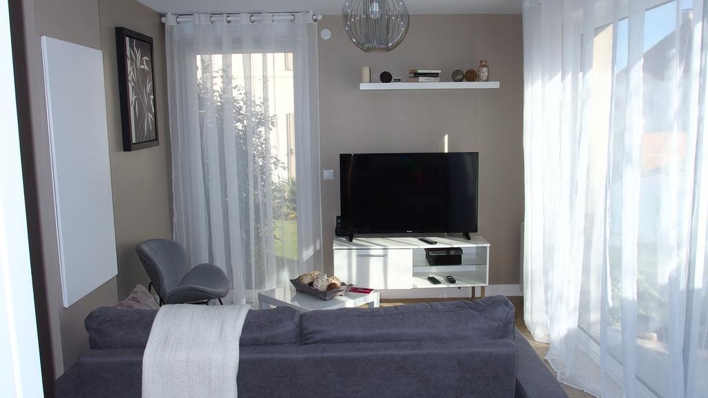 Apartamento Koechi Magny-le-Hongre Exterior foto